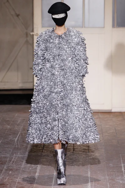 Look 19